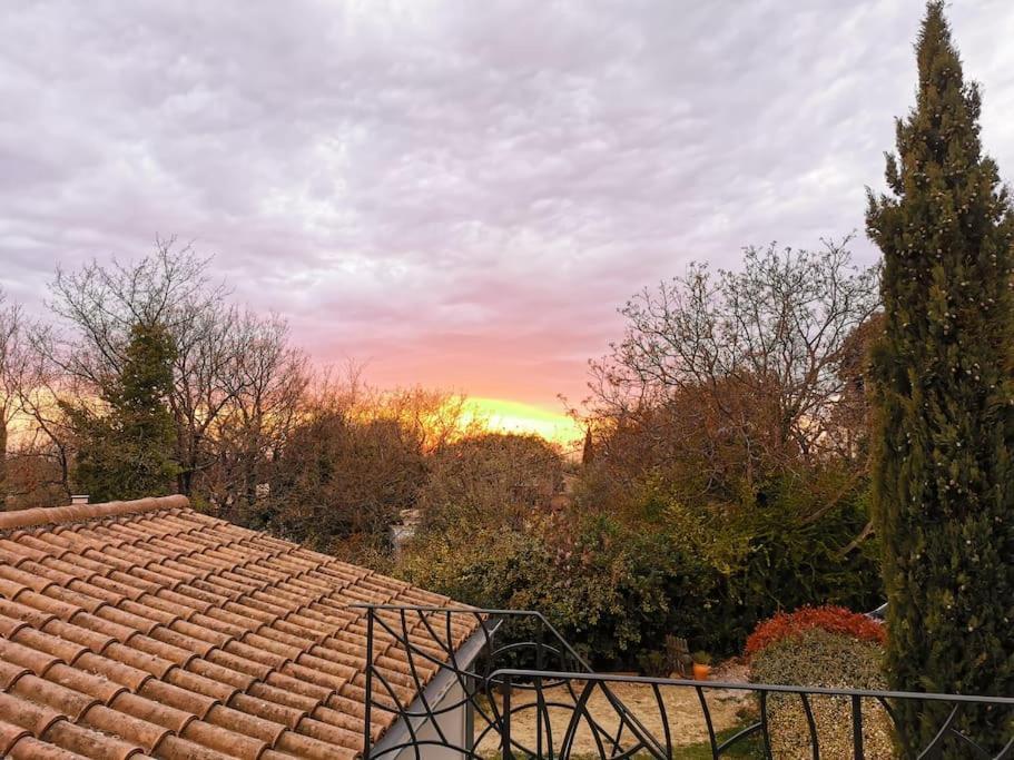 Entre Ventoux Et Luberon, Appartement Dans Maison. Malemort-du-Comtat Exterior foto